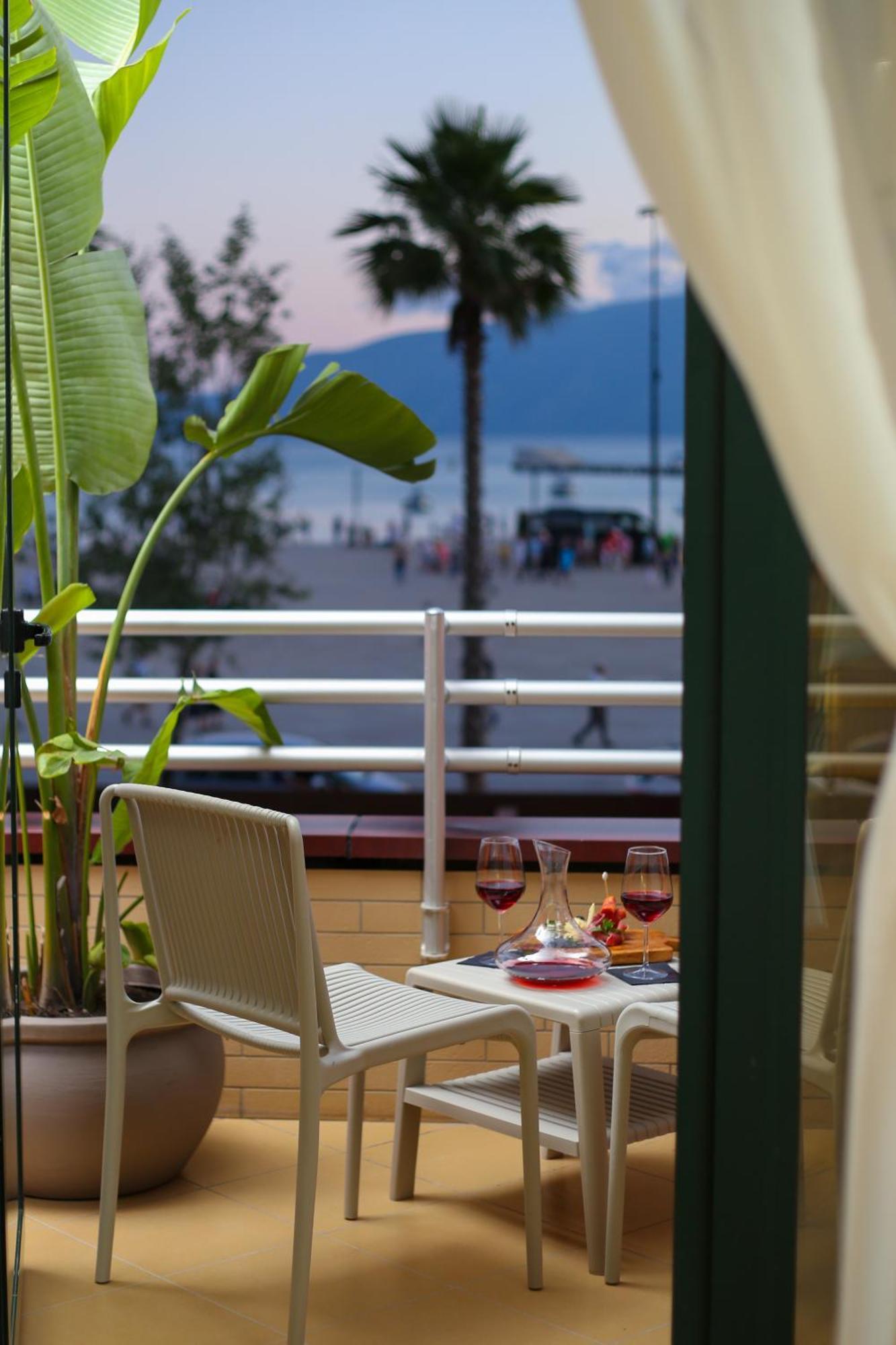 Hotel Brooklyn فلورا المظهر الخارجي الصورة